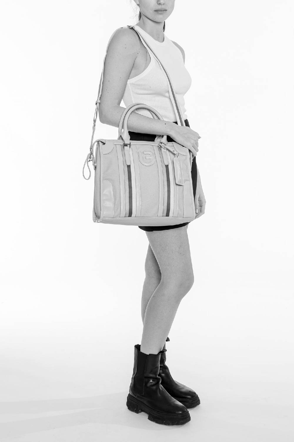 L.Pucci Asmara Stripes Canvas Beige Online Outlet