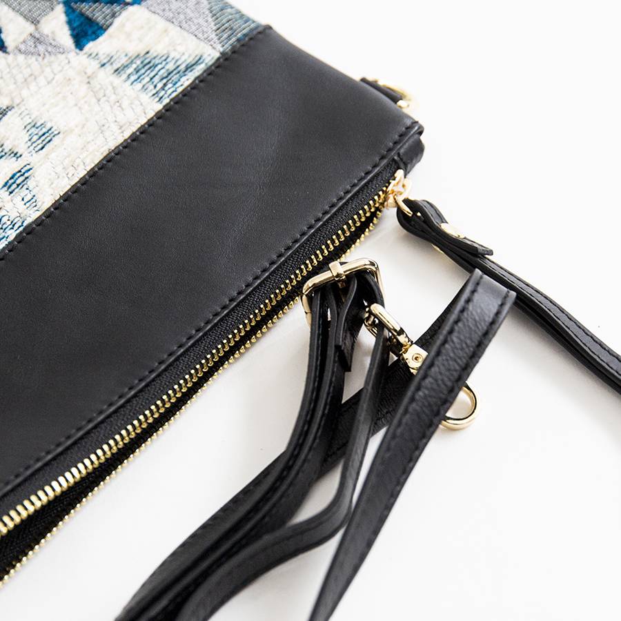 Laura Di Maggio EMILY – busta in pelle e tessuto bianco e petrolio Saldi Di Fabbrica