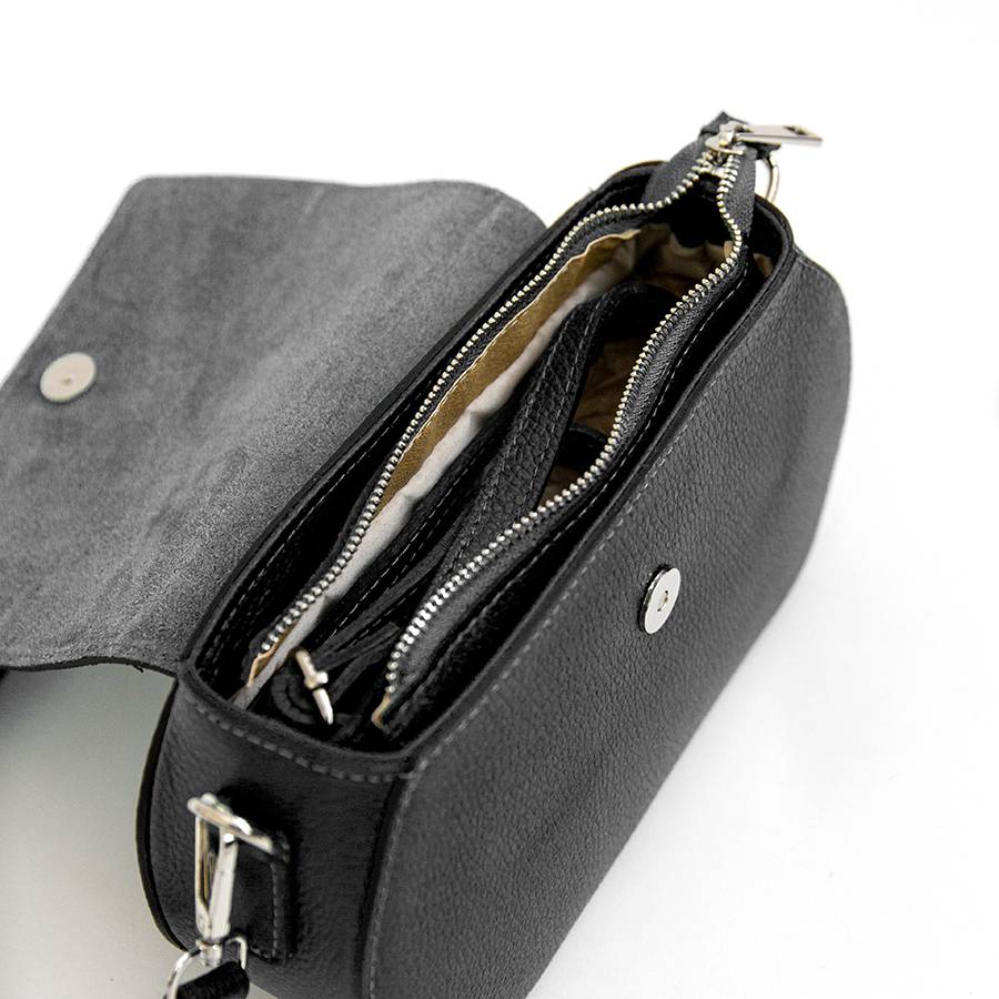 Laura Di Maggio HEDY – Postina con patta in pelle nera Vendita