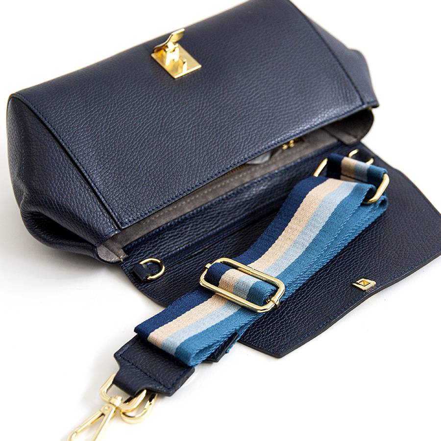 Laura Di Maggio CRETA – baguette con tracolla nastro blu notte In Vendita