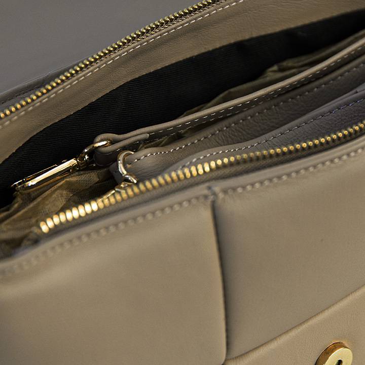 Laura Di Maggio DOLCE – Borsa in nappa trapuntata taupe Vendita Calda