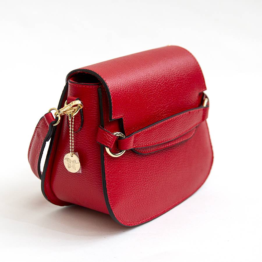 Laura Di Maggio SALLY – Postina con patta in pelle rossa Comprane uno, ottenene uno gratis