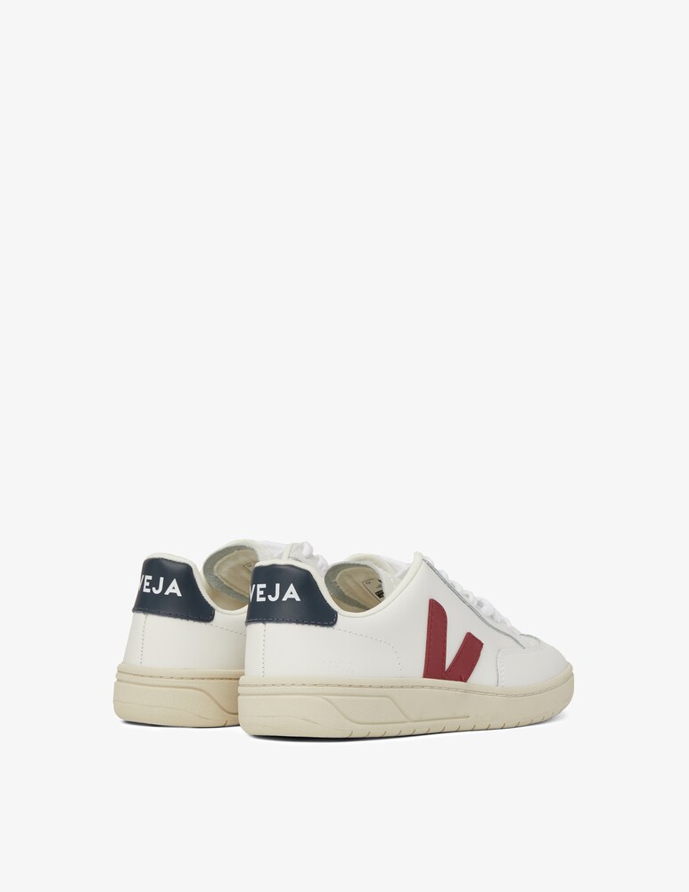 Veja Sneakers in pelle V-12 Liquidazione