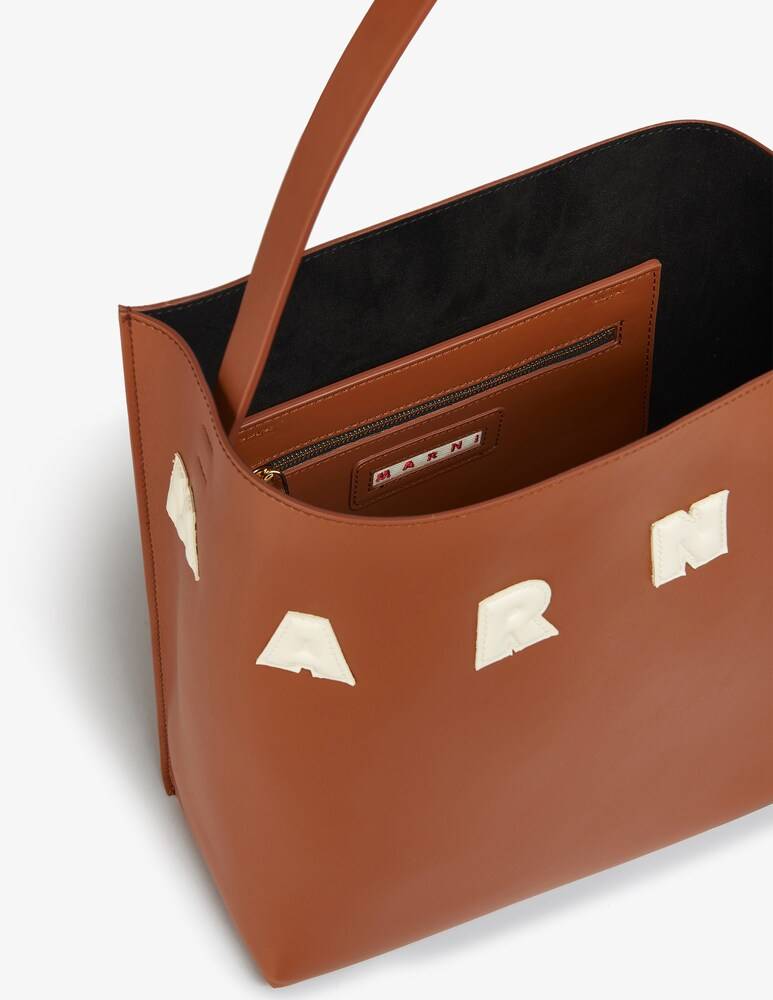 Marni Borsa hobo museo piccola con applicazioni Comprane uno, ottenene uno gratis
