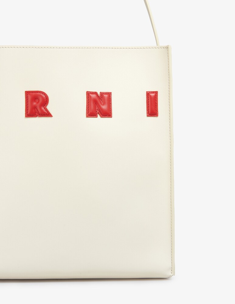 Marni Borsa hobo museo piccola con applicazioni Offerte giornaliere