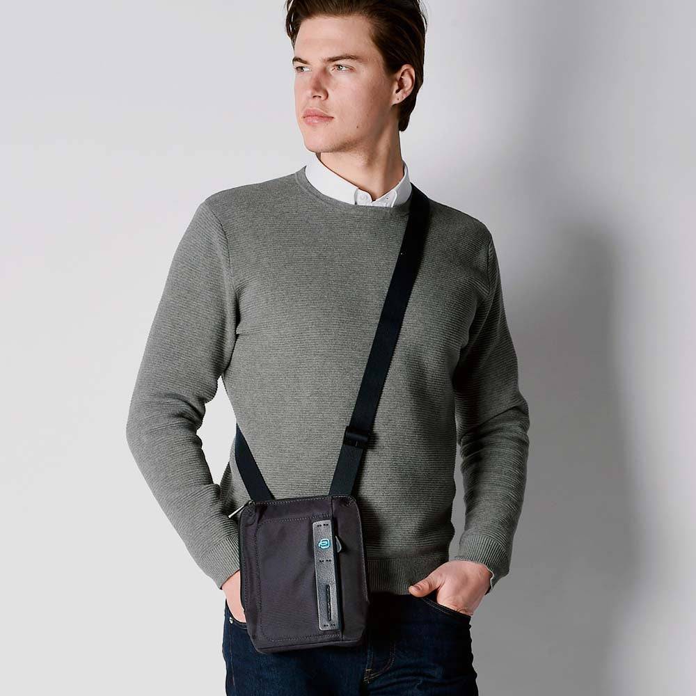 Piquadro Organised pocket cross-body bag with iPad®mini Sottocosto