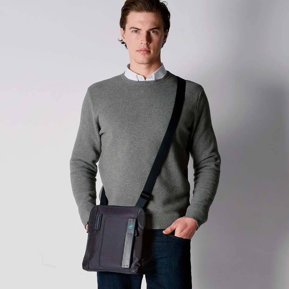 Piquadro Organised pocket cross-body bag for IPad®Air Presa