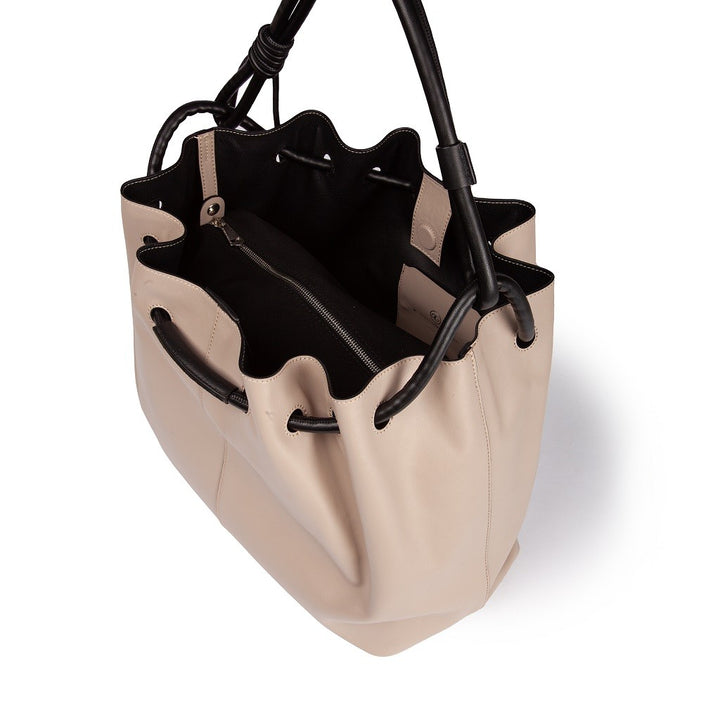 Roberta Gandolfi Gisella Large borsa con doppia portabilità mano o spalla in morbido vitello Comprane uno, ottenene uno gratis