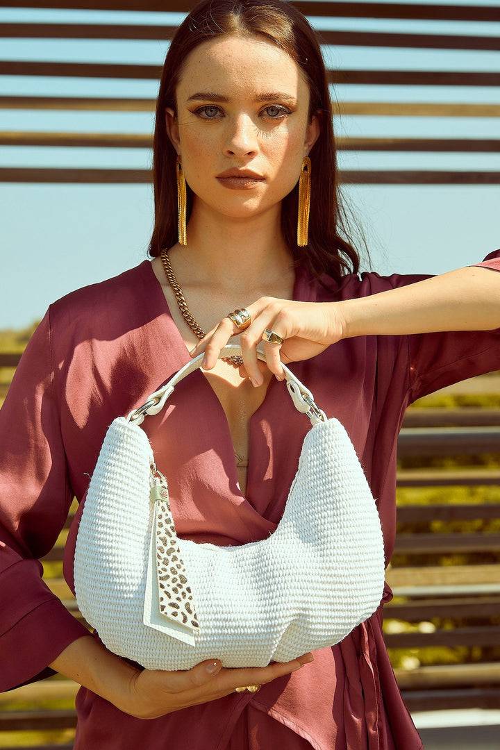 Roberta Gandolfi Beatrice Hobo small in raffia e finiture in pelle con dettaglio animalier e tracolla staccabile I Più Venduti
