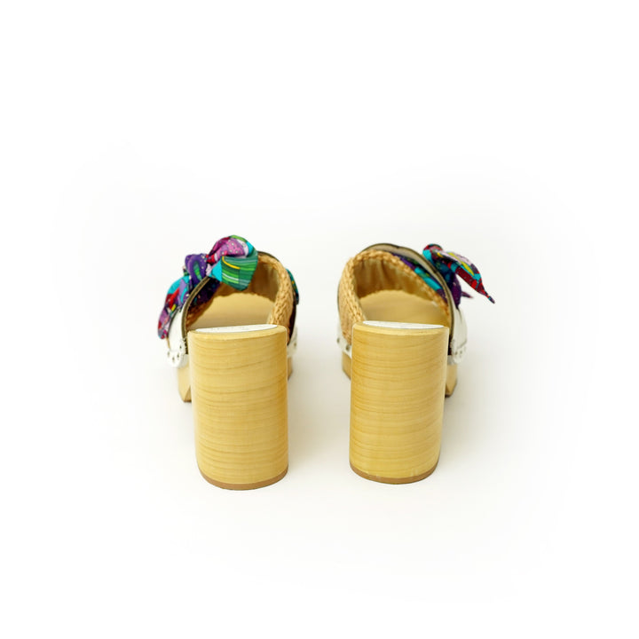 Roberta Gandolfi Diva Chain sandali in legno incrociato con platform in rafia e stampa fiocco tropical Vendite Flash