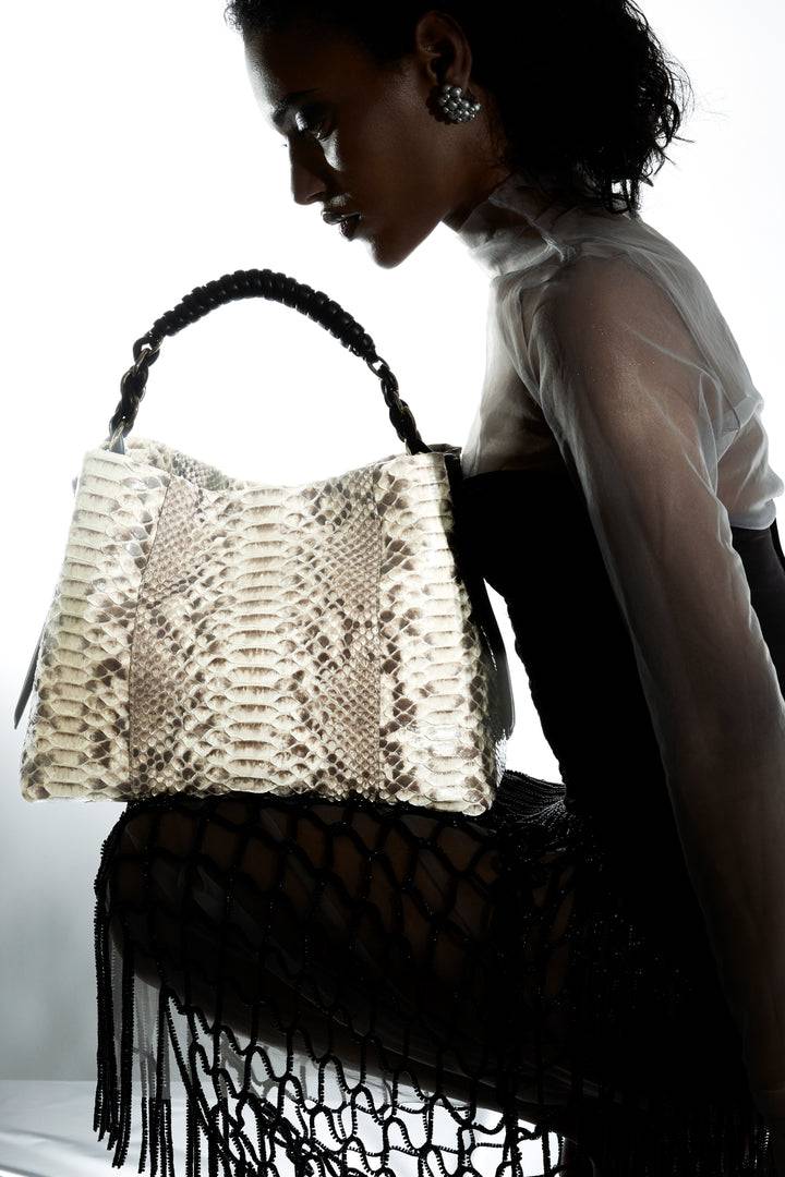 Roberta Gandolfi Amina Pitone large borsa a mano in pitone e finiture in pelle di vitello con manico tubolare fasciato e tracolla staccabile Presa