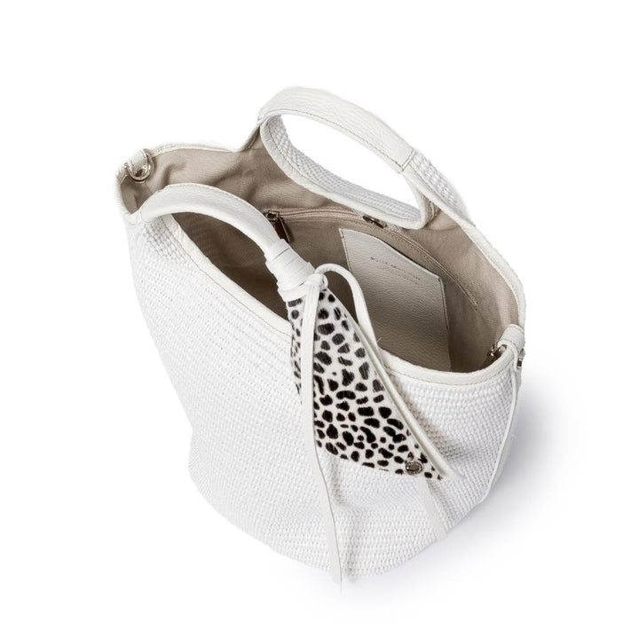 Roberta Gandolfi Beatrice Handbag in raffia con finiture in pelle con dettaglio animalier e tracolla staccabile In Vendita