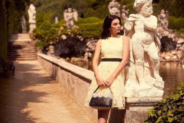 Roberta Gandolfi Giulia baguette in rafia e pelle il pannello tagliato al laser è interamente cucito a mano Offerta per la Festa della Mamma