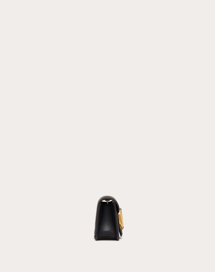 Valentino Handbags Borsa Piccola A Spalla Valentino Garavani Locò In Vitello per Donna in Verde | Valentino IT Consegna Veloce