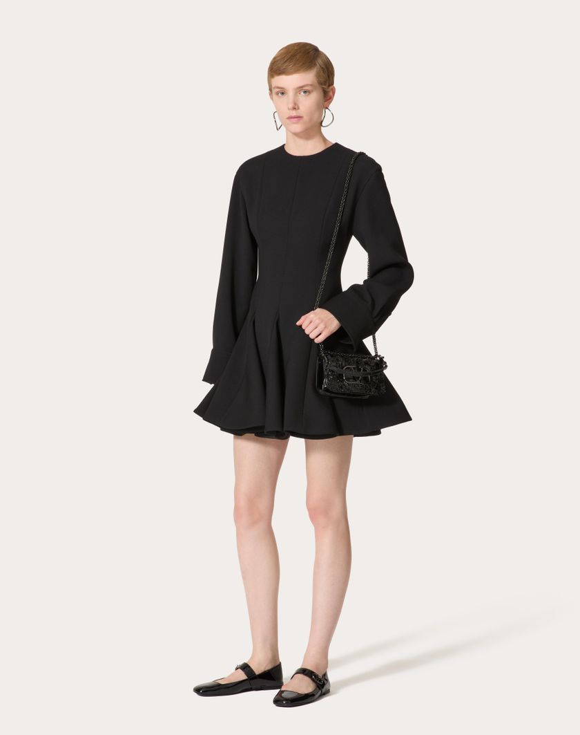 Valentino Handbags Borsa Piccola A Spalla Valentino Garavani Locò Ricamata In Anguilla per Donna in Nero | Valentino IT Online