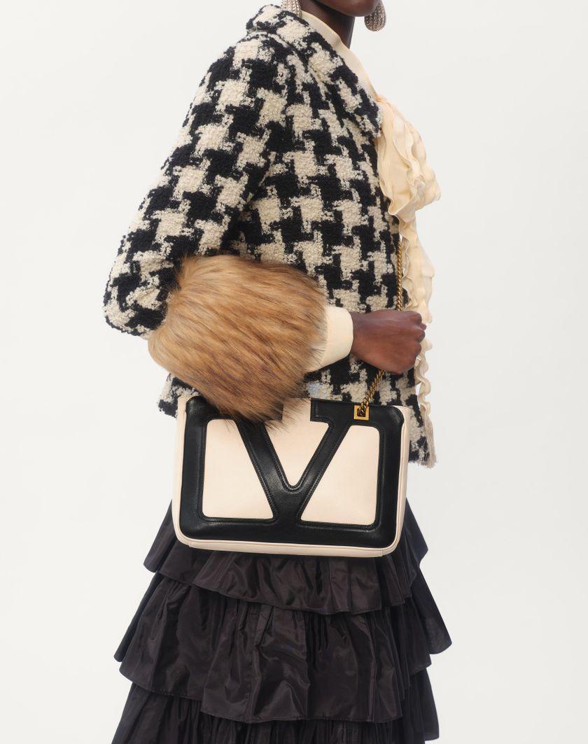 Valentino Handbags Borsa Shopping Piccola Valentino Garavani Viva Superstar In Nappa per Donna in Avorio/nero | Valentino IT Moda