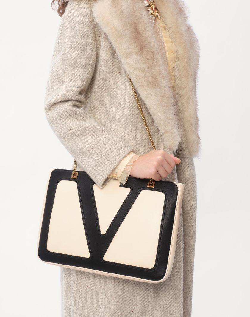 Valentino Handbags Borsa Shopping Media Valentino Garavani Viva Superstar In Nappa per Donna in Avorio/nero | Valentino IT Italy