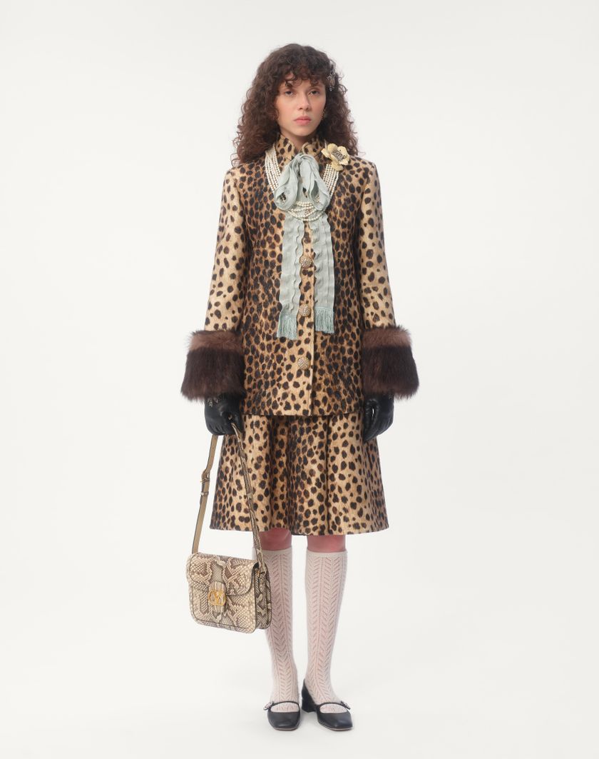 Valentino Handbags Caban In Panno Stampato Giaguaro Spots per Donna in Animalier | Valentino IT Italy
