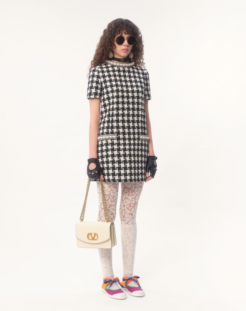 Valentino Handbags Abito Corto In Damier Light Tweed Ricamato per Donna in Avorio/nero | Valentino IT Prezzo Ridotto
