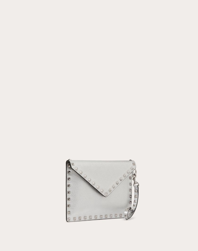 Valentino Handbags Pochette Rockstud In Vitello Granato Metallizzato per Donna in Argento | Valentino IT Promozione Limitata