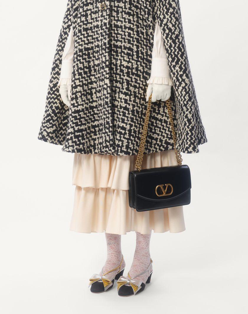 Valentino Handbags Cappa In Geometric Tweed per Donna in Avorio/nero | Valentino IT Affare Del Giorno