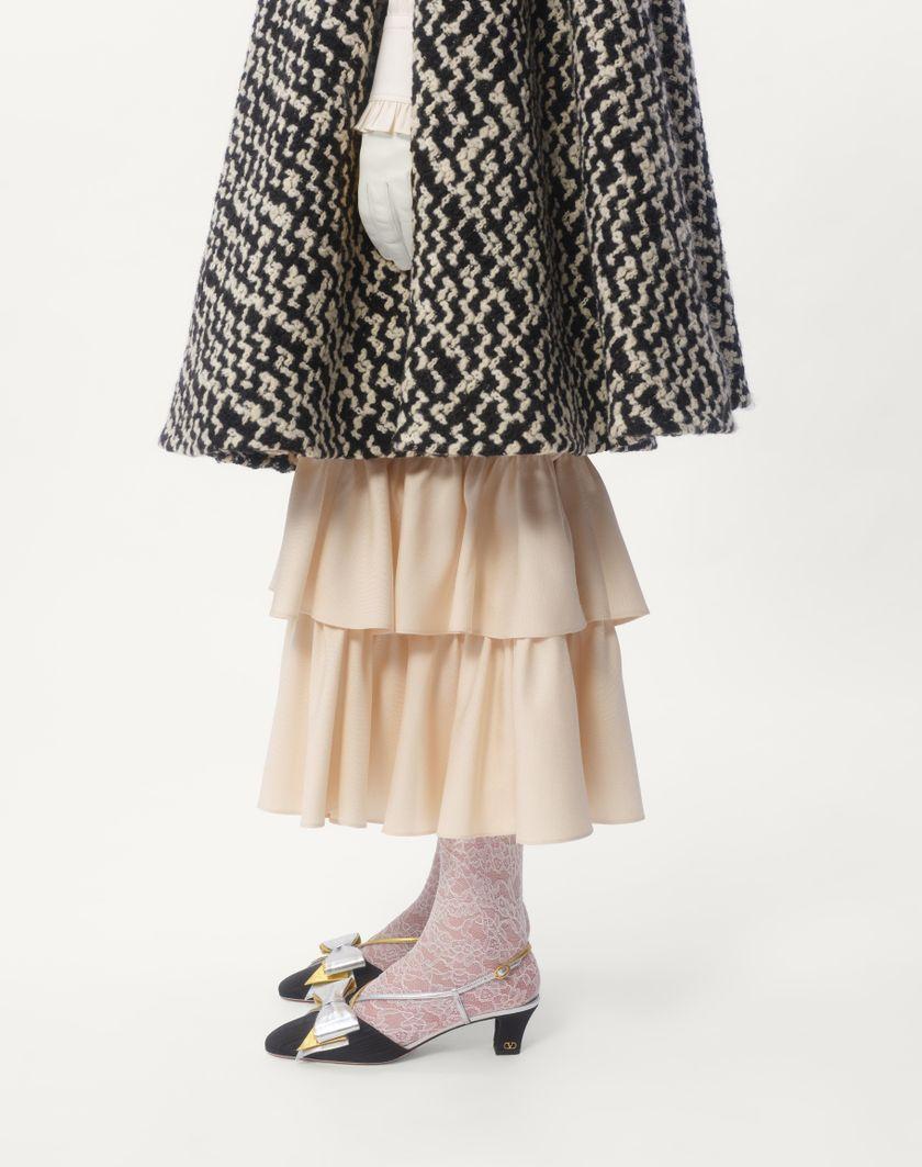 Valentino Handbags Cappa In Geometric Tweed per Donna in Avorio/nero | Valentino IT Affare Del Giorno