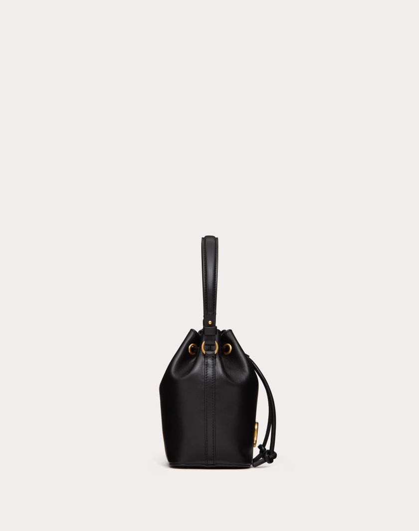 Valentino Handbags Mini Borsa A Secchiello Vlogo Signature In Nappa per Donna in Nero | Valentino IT Novità