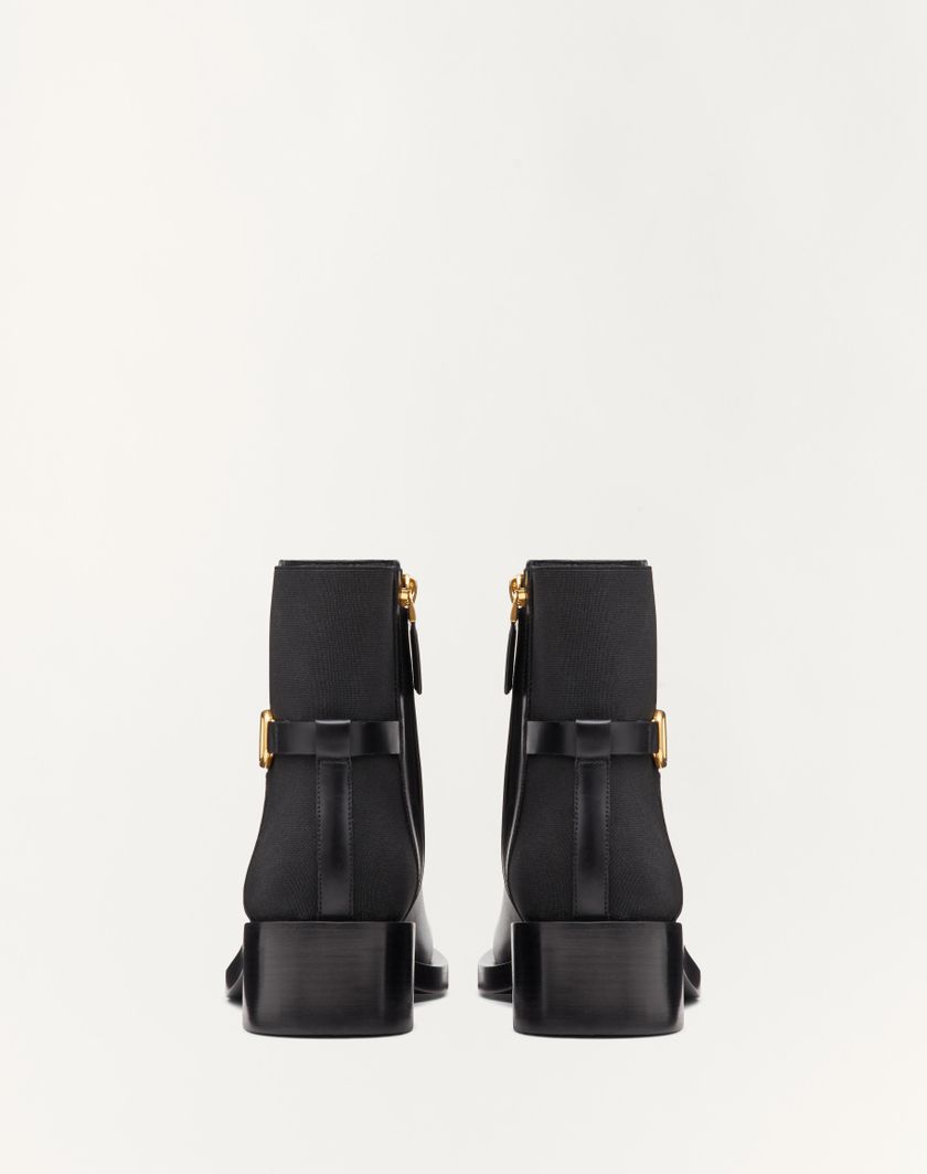 Valentino Handbags Stivaletto Vlogo Signature In Vitello 30mm per Donna in Nero | Valentino IT Offerta Giorno del Papà