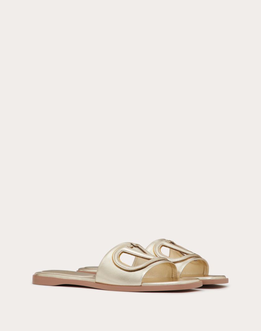 Valentino Handbags Sandalo Slide Vlogo Cut-out In Nappa Laminata per Donna in Platino/antique Brass | Valentino IT Only for today