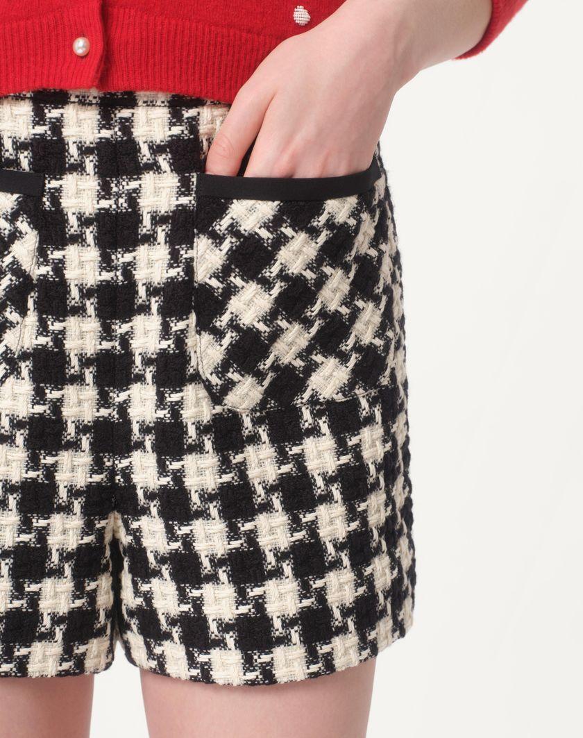 Valentino Handbags Shorts In Damier Light Tweed per Donna in Avorio/nero | Valentino IT Qualità Garantita