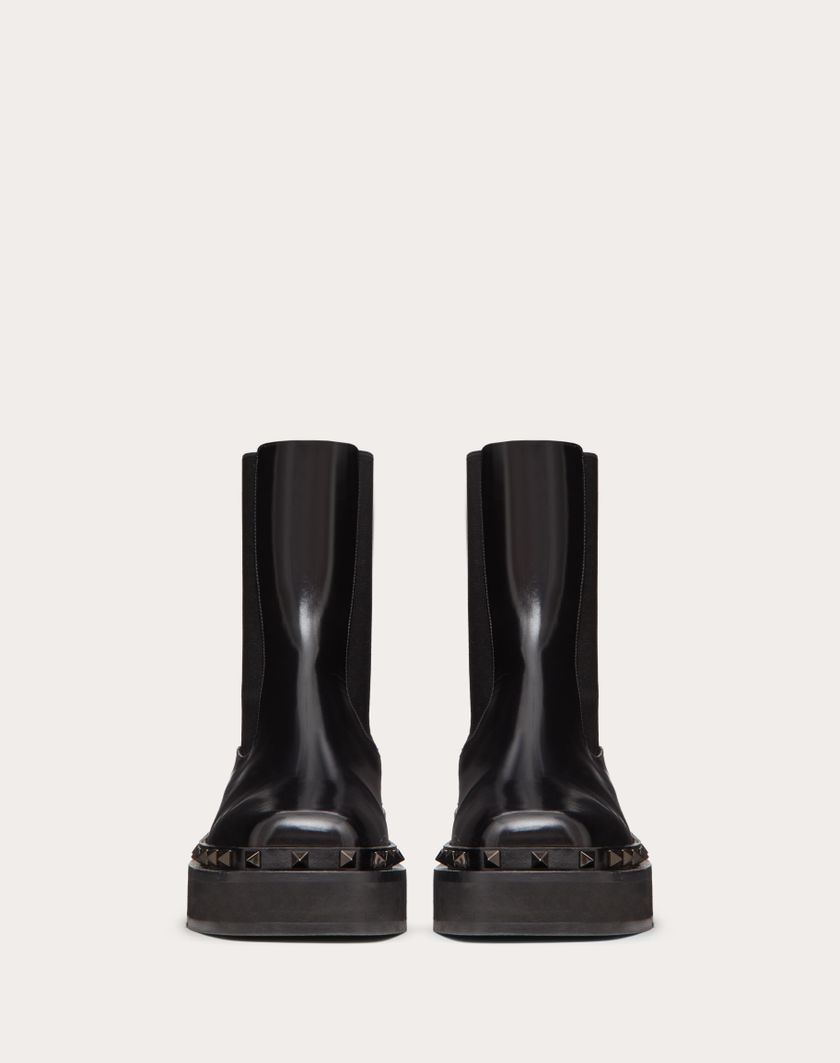 Valentino Handbags Beatle Rockstud M-way In Vitello E Borchie In Tono 50mm per Donna in Nero | Valentino IT ACQUISTA ORA