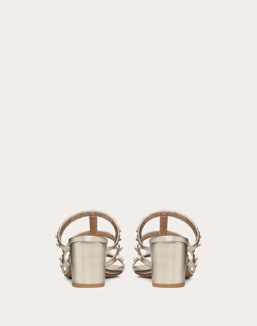 Valentino Handbags Sandalo Slider Rockstud In Vitello Metallizzato 60mm per Donna in Skin | Valentino IT Enormi sconti
