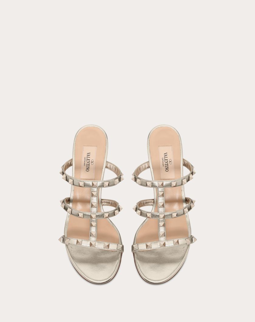 Valentino Handbags Sandalo Slider Rockstud In Vitello Metallizzato 60mm per Donna in Skin | Valentino IT Enormi sconti