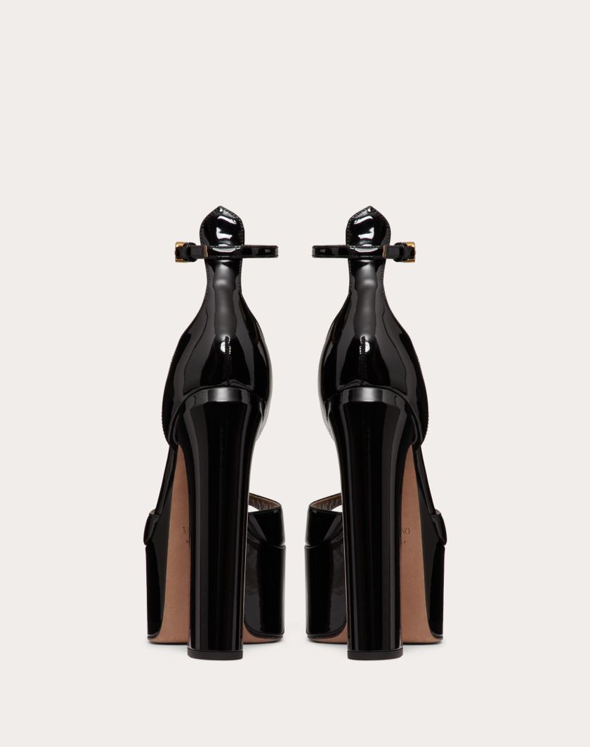 Valentino Handbags Sandalo Con Plateau Valentino Garavani Tan-go In Vernice 155mm per Donna in Light Ivory | Valentino IT Promozione