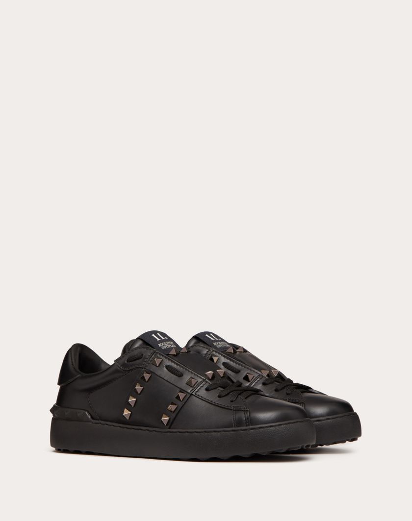 Valentino Handbags Sneaker Rockstud Untitled Noir In Vitello per Donna in Nero | Valentino IT Presa