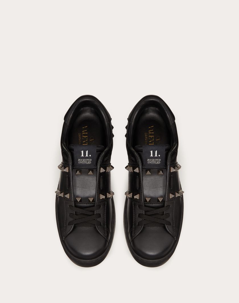 Valentino Handbags Sneaker Rockstud Untitled Noir In Vitello per Donna in Nero | Valentino IT Presa