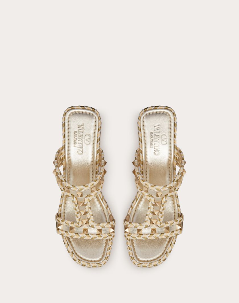 Valentino Handbags Sandalo Zeppa Rockstud In Nappa Laminata 90mm per Donna in Naturale/avorio/oro/platino | Valentino IT Vendite Flash