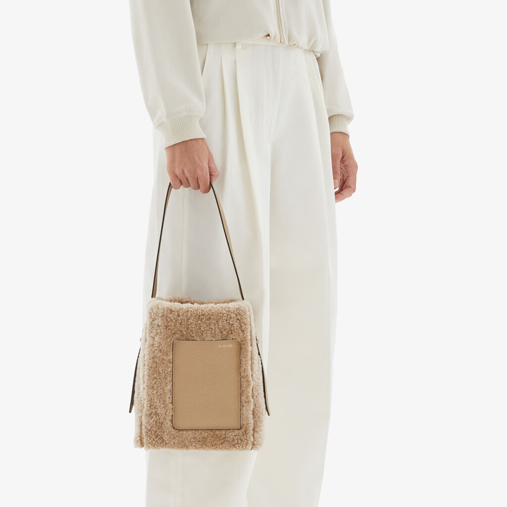 Valextra Borsa a secchiello da Donna Mini Shearling Beige | Valextra Soft Sconto