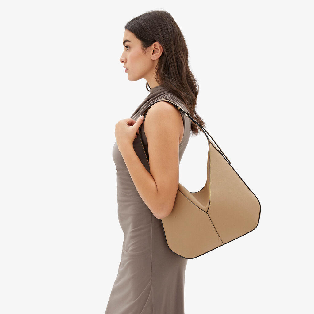 Valextra Borsa hobo da Donna di Lusso in Pelle rigida Beige | Valextra Vivi Italy