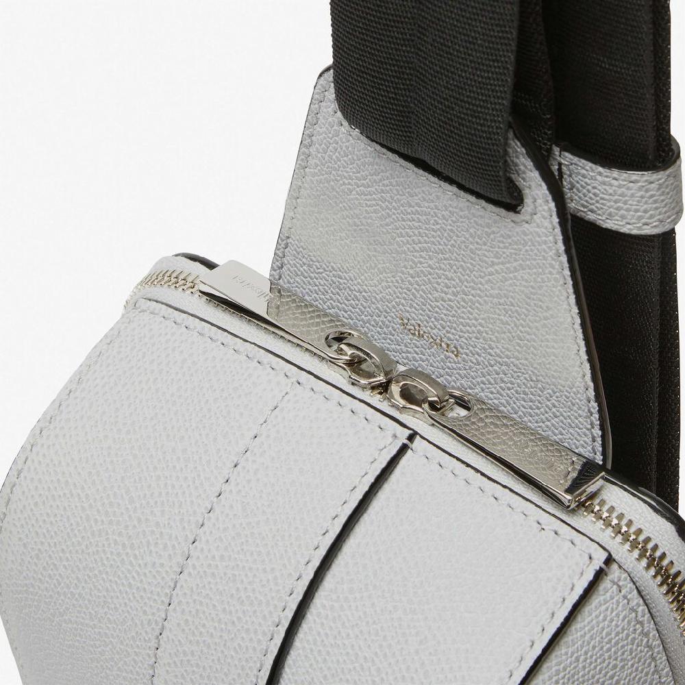 Valextra Zaino monospalla ergonomico in Pelle Grigia | Valextra V-Line Soddisfazione Garantita
