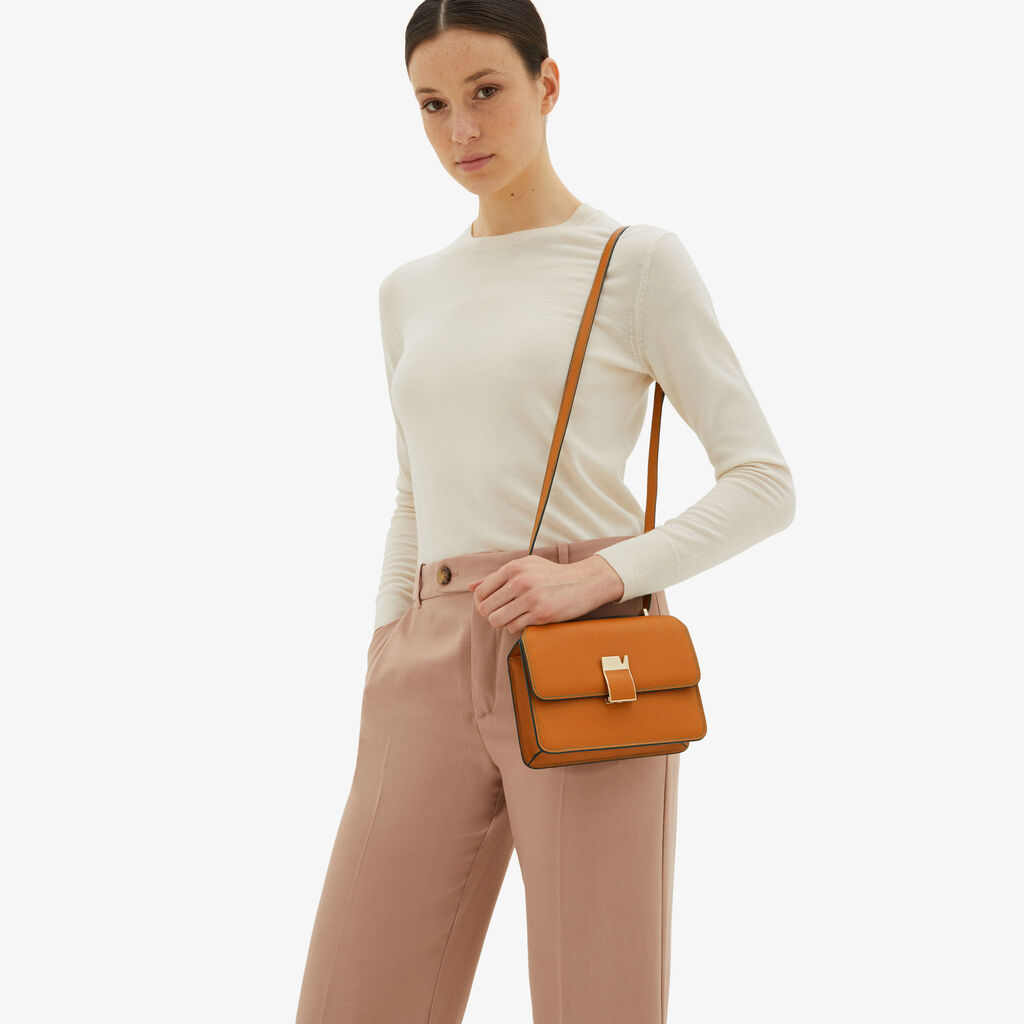 Valextra Borsetta a spalla Mini in Pelle Marrone | Valextra NoLo 2025