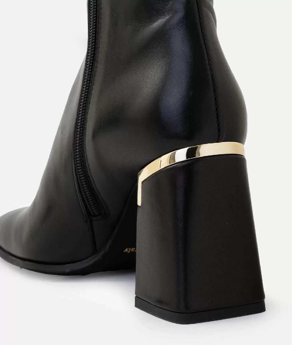 Alviero martini 1a classe Tronchetti punta quadra in nappa liscia Neri Negozio